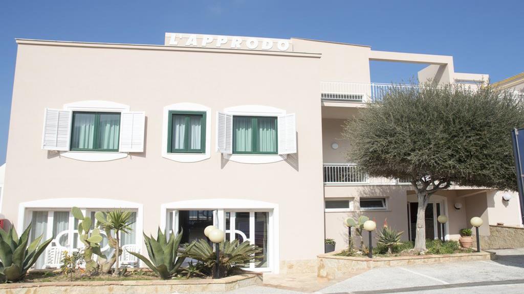 L'Approdo Di Angelino Hotell Pizzolungo Exteriör bild