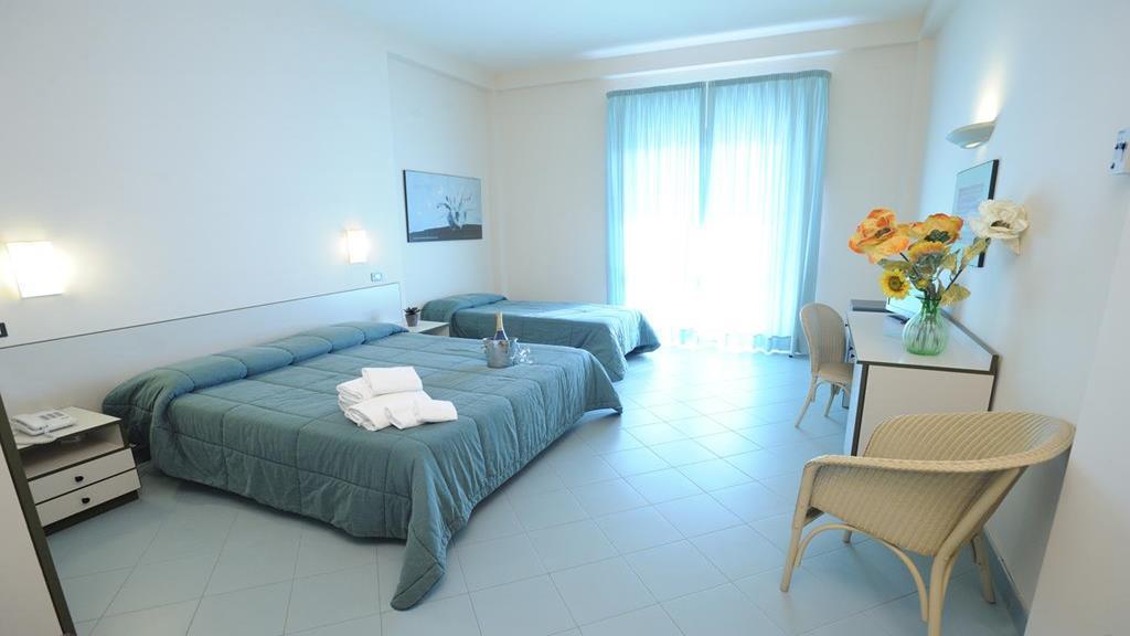 L'Approdo Di Angelino Hotell Pizzolungo Exteriör bild