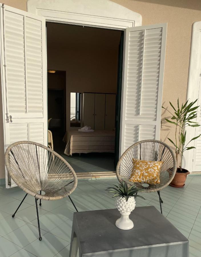 L'Approdo Di Angelino Hotell Pizzolungo Exteriör bild