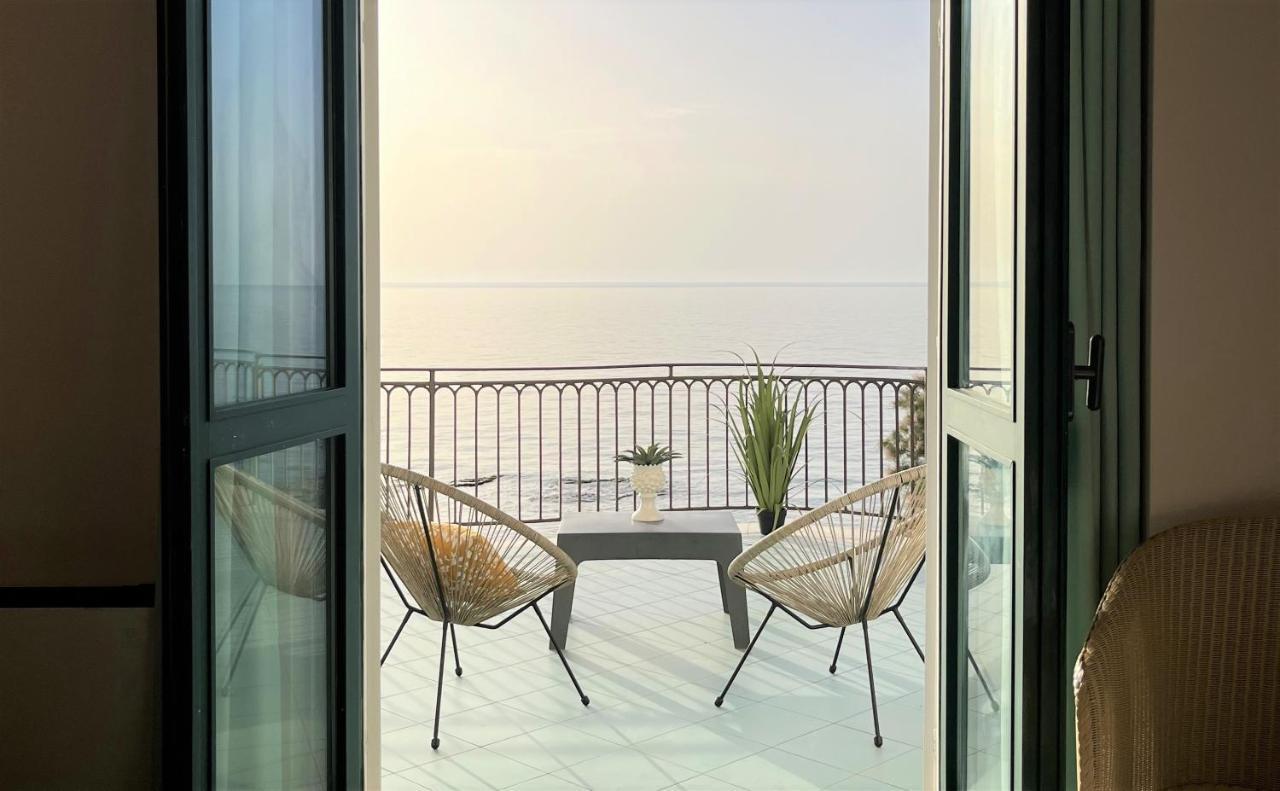 L'Approdo Di Angelino Hotell Pizzolungo Exteriör bild