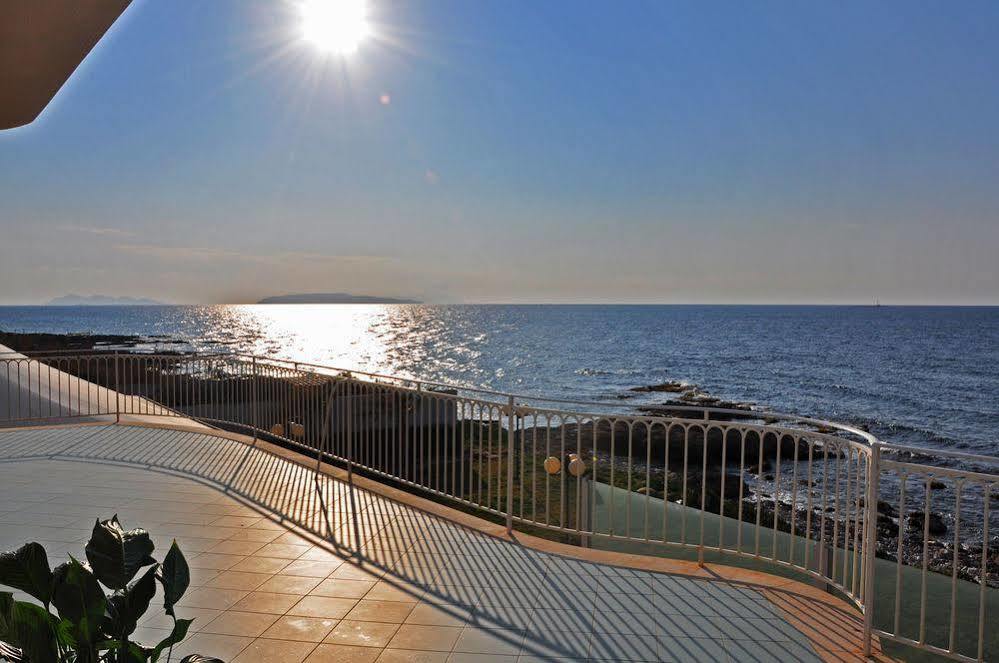 L'Approdo Di Angelino Hotell Pizzolungo Exteriör bild