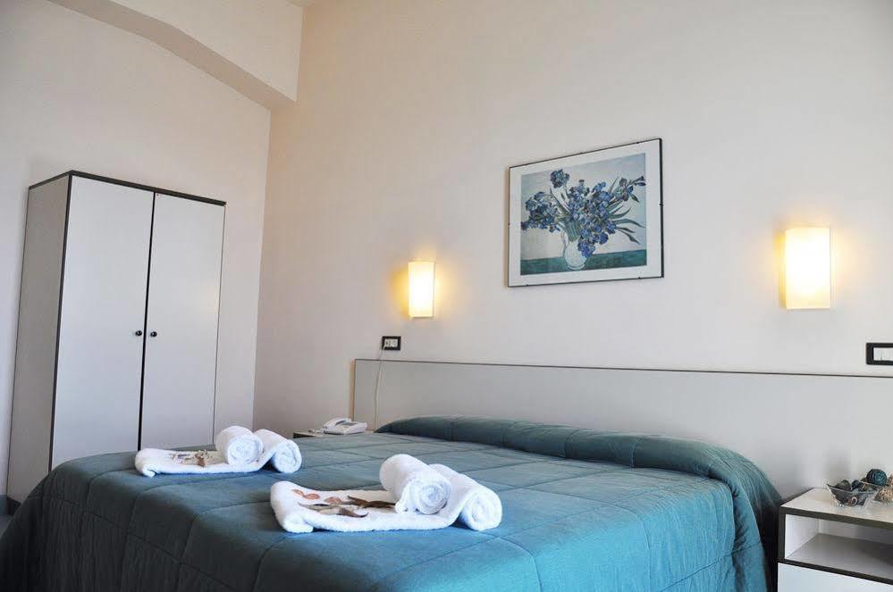 L'Approdo Di Angelino Hotell Pizzolungo Exteriör bild