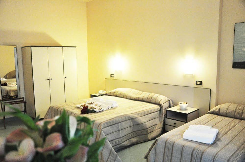 L'Approdo Di Angelino Hotell Pizzolungo Exteriör bild